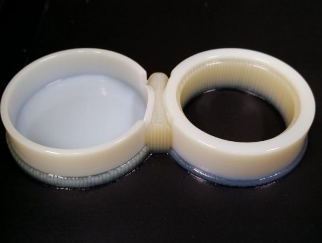 MJP-3D-printed-living-hing-RGD450 MJP-3D-printed-living-hing-RGD450